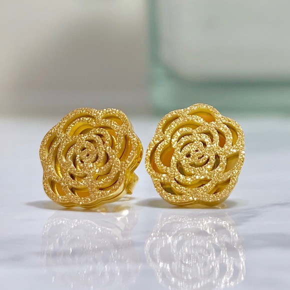 Jewelry - 🚫SOLD🚫Chanel Style Gold Camellia Flower Earrings